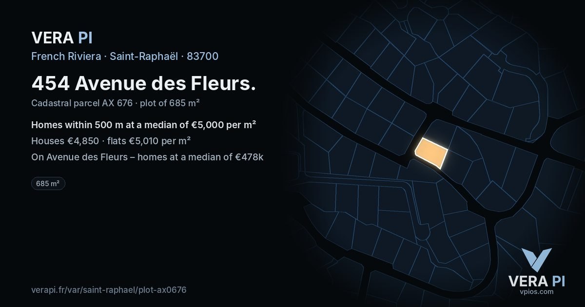 454 Avenue des Fleurs, Saint-Raphaël at night – the plot lit, the parcels around coloured by the prices near them