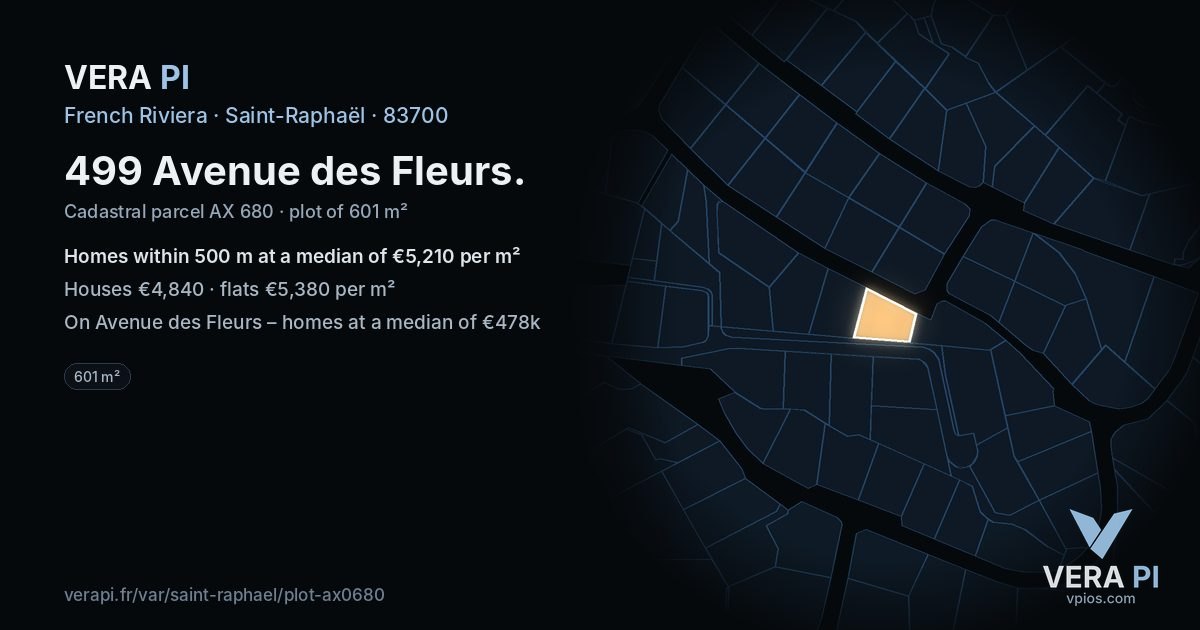 499 Avenue des Fleurs, Saint-Raphaël at night – the plot lit, the parcels around coloured by the prices near them