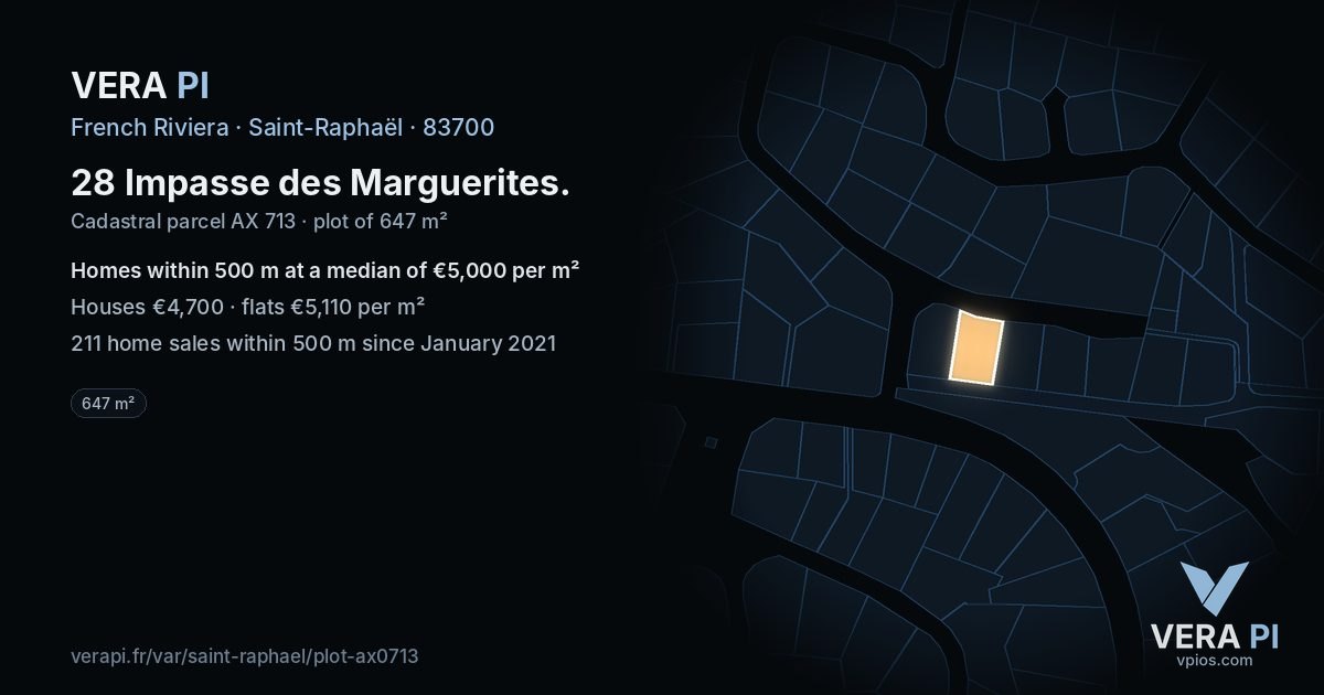 28 Impasse des Marguerites, Saint-Raphaël at night – the plot lit, the parcels around coloured by the prices near them