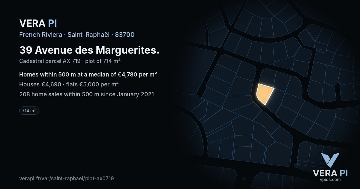39 Avenue des Marguerites, Saint-Raphaël at night – the plot lit, the parcels around coloured by the prices near them