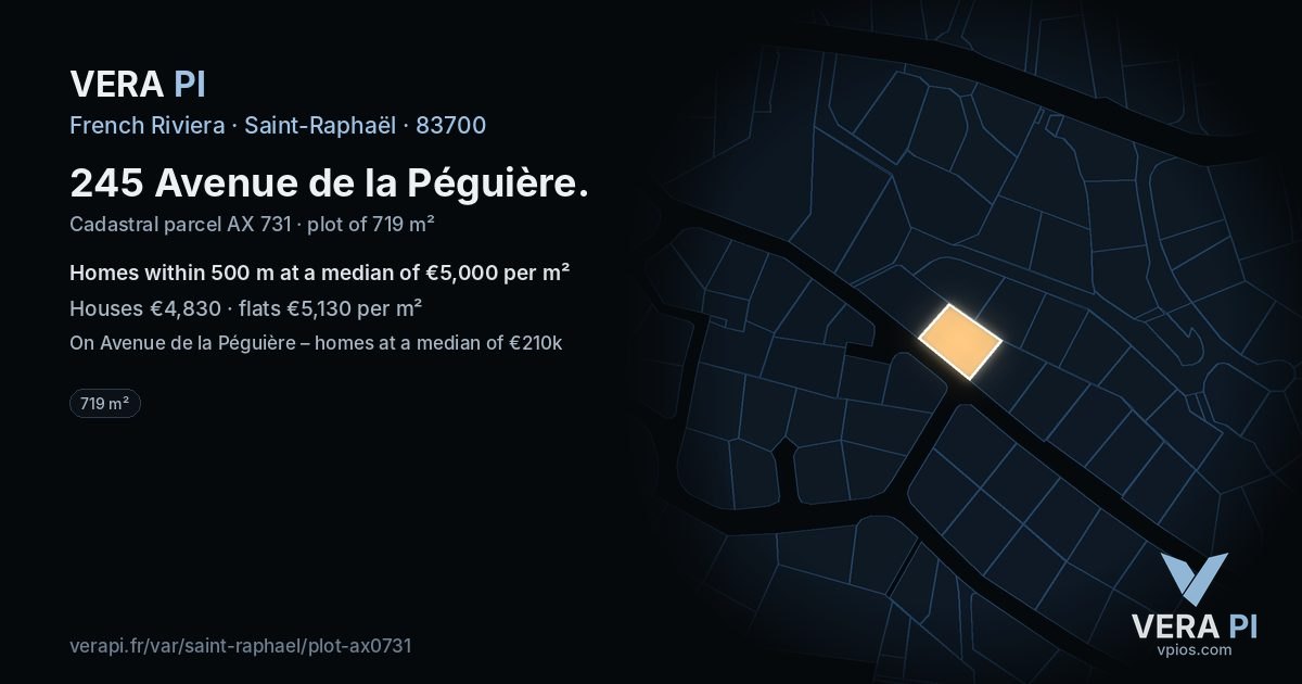 245 Avenue de la Péguière, Saint-Raphaël at night – the plot lit, the parcels around coloured by the prices near them