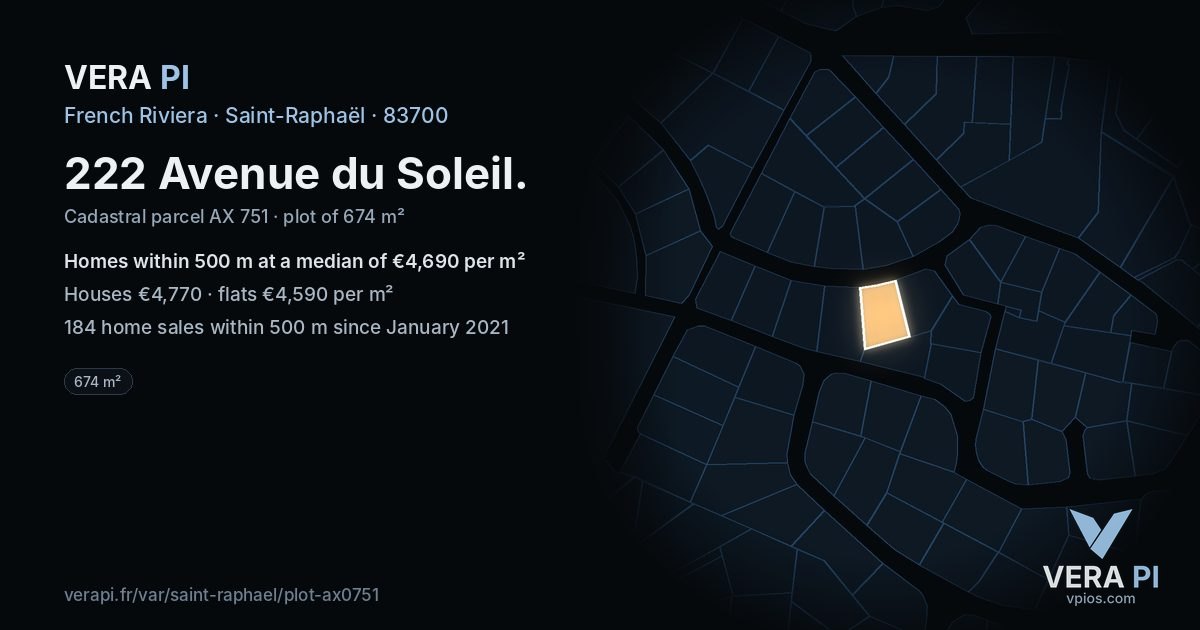 222 Avenue du Soleil, Saint-Raphaël at night – the plot lit, the parcels around coloured by the prices near them
