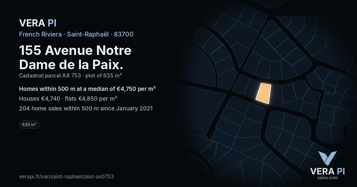 155 Avenue Notre Dame de la Paix, Saint-Raphaël at night – the plot lit, the parcels around coloured by the prices near them