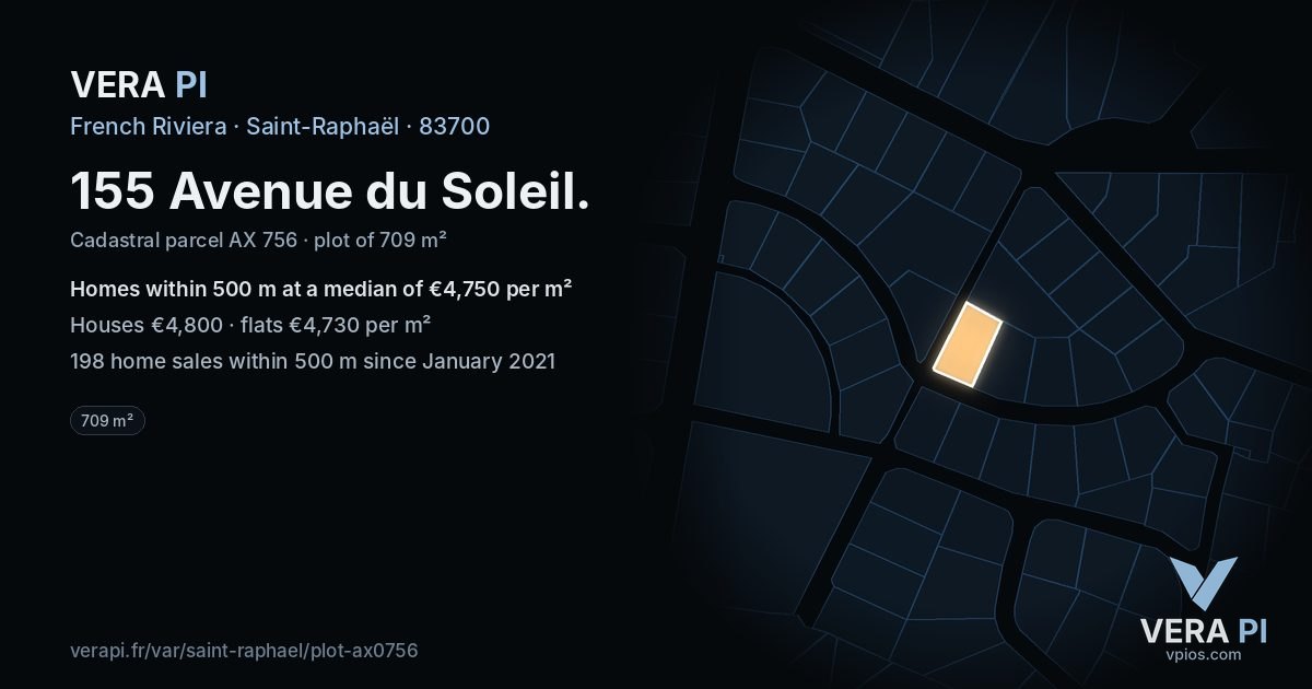 155 Avenue du Soleil, Saint-Raphaël at night – the plot lit, the parcels around coloured by the prices near them