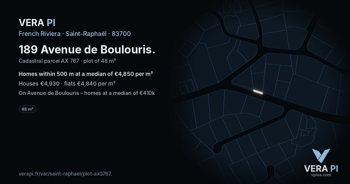 189 Avenue de Boulouris, Saint-Raphaël at night – the plot lit, the parcels around coloured by the prices near them