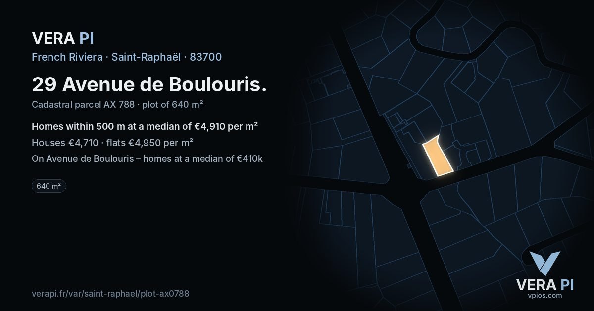 29 Avenue de Boulouris, Saint-Raphaël at night – the plot lit, the parcels around coloured by the prices near them