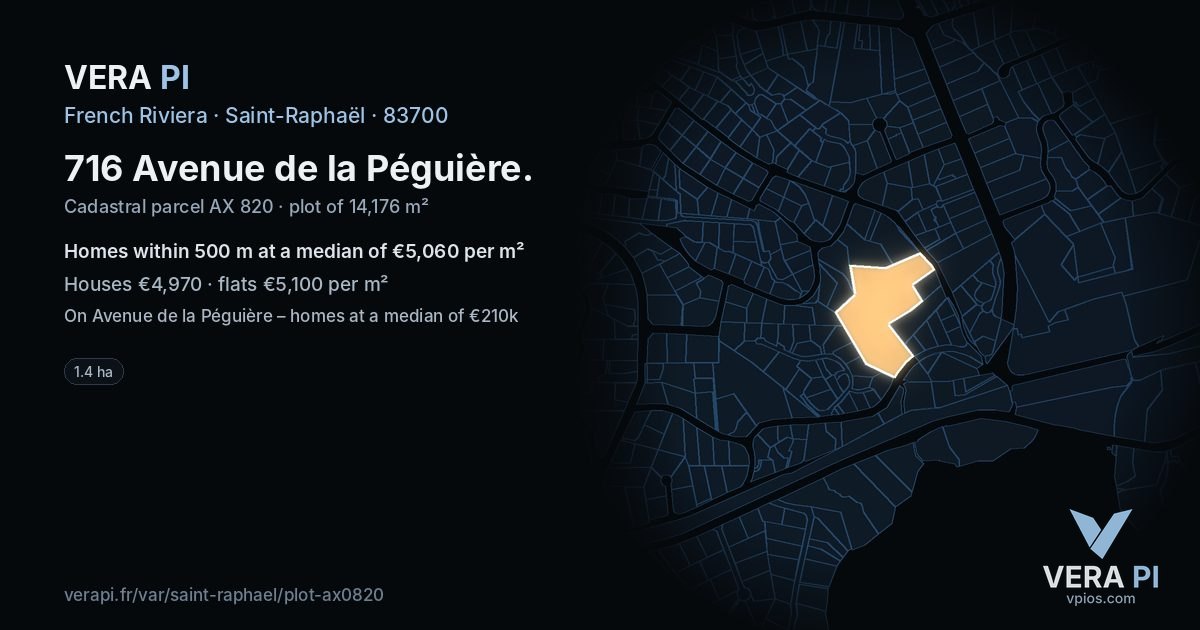 716 Avenue de la Péguière, Saint-Raphaël at night – the plot lit, the parcels around coloured by the prices near them