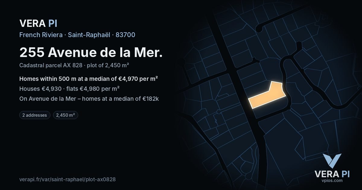 255 Avenue de la Mer, Saint-Raphaël at night – the plot lit, the parcels around coloured by the prices near them