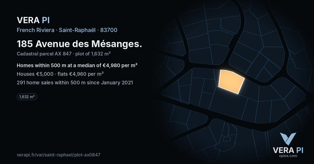 185 Avenue des Mésanges, Saint-Raphaël at night – the plot lit, the parcels around coloured by the prices near them
