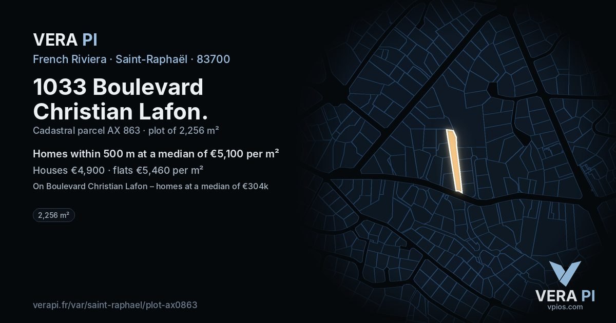 1033 Boulevard Christian Lafon, Saint-Raphaël at night – the plot lit, the parcels around coloured by the prices near them