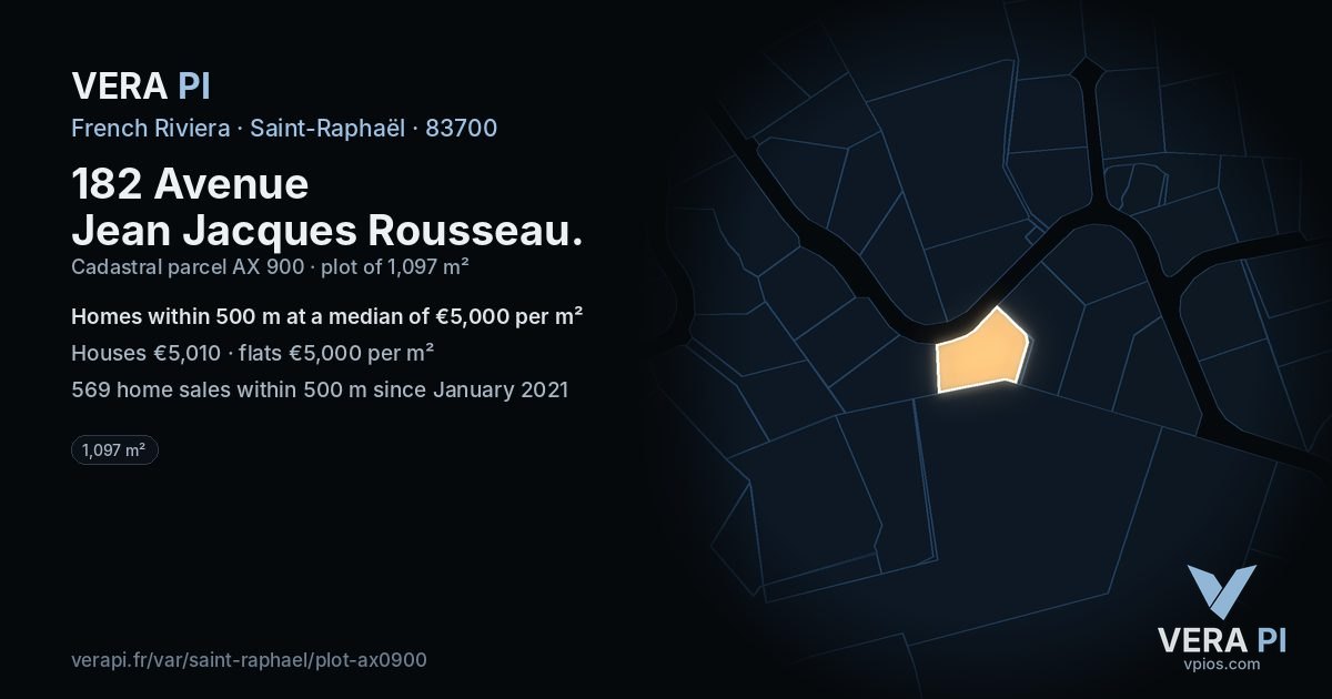 182 Avenue Jean Jacques Rousseau, Saint-Raphaël at night – the plot lit, the parcels around coloured by the prices near them