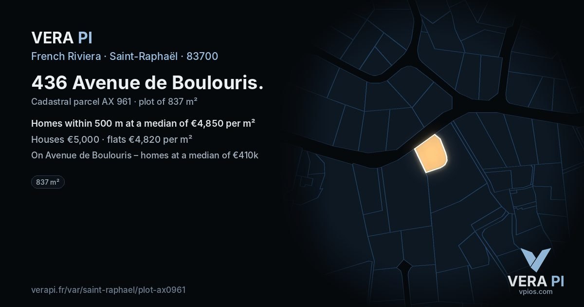 436 Avenue de Boulouris, Saint-Raphaël at night – the plot lit, the parcels around coloured by the prices near them