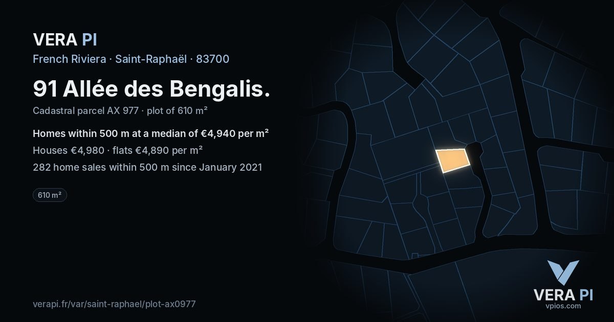 91 Allée des Bengalis, Saint-Raphaël at night – the plot lit, the parcels around coloured by the prices near them