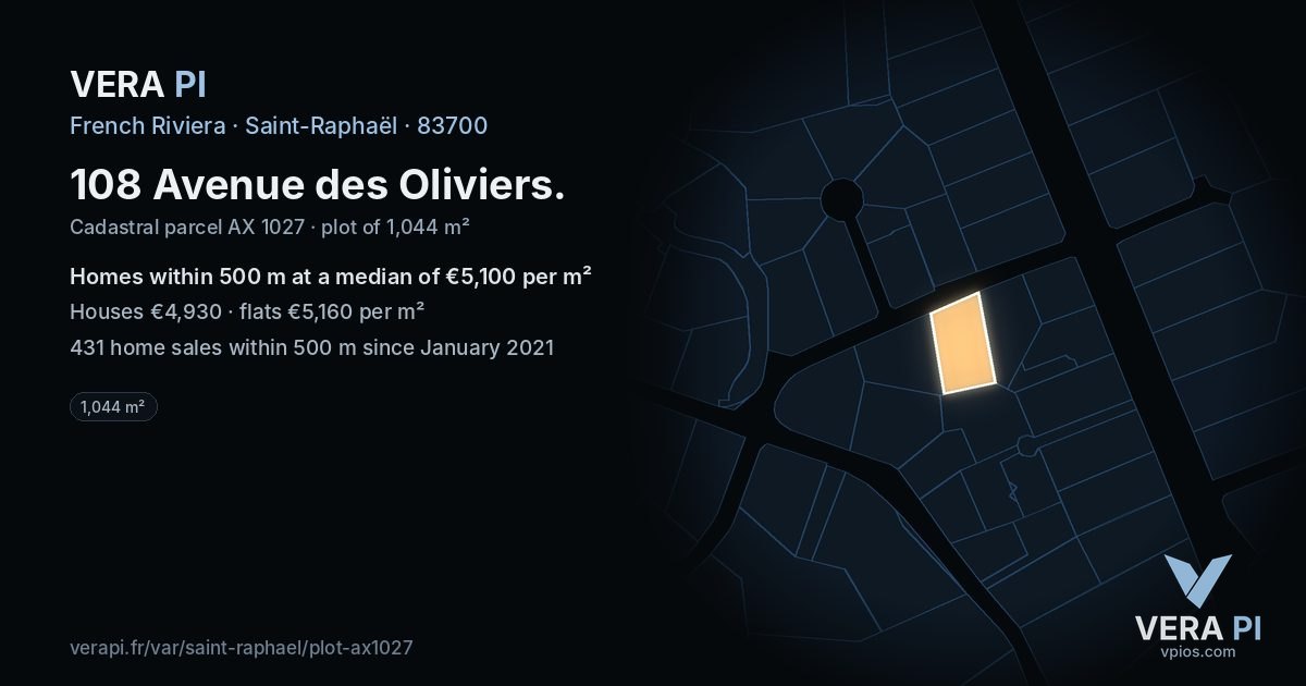 108 Avenue des Oliviers, Saint-Raphaël at night – the plot lit, the parcels around coloured by the prices near them