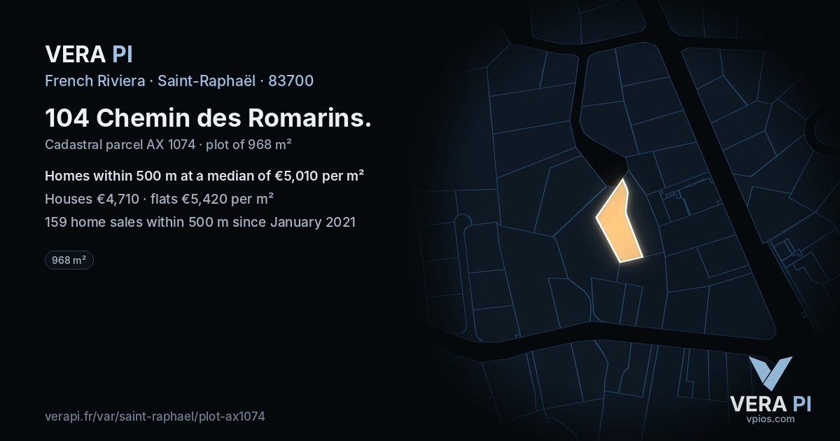 104 Chemin des Romarins, Saint-Raphaël at night – the plot lit, the parcels around coloured by the prices near them