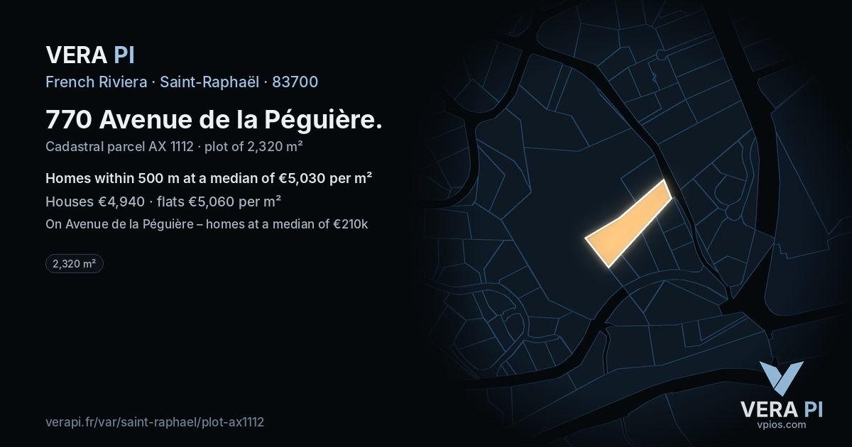 770 Avenue de la Péguière, Saint-Raphaël at night – the plot lit, the parcels around coloured by the prices near them