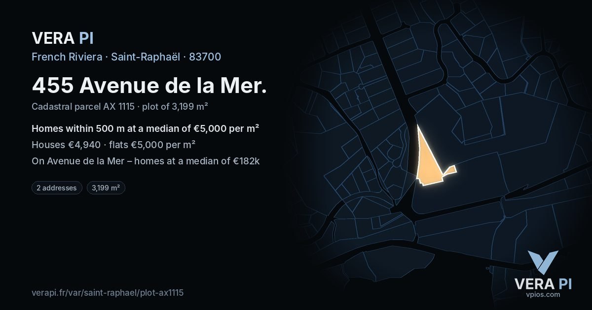 455 Avenue de la Mer, Saint-Raphaël at night – the plot lit, the parcels around coloured by the prices near them