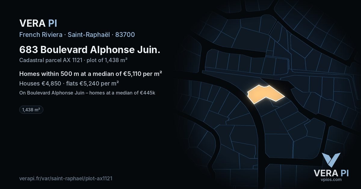 683 Boulevard Alphonse Juin, Saint-Raphaël at night – the plot lit, the parcels around coloured by the prices near them