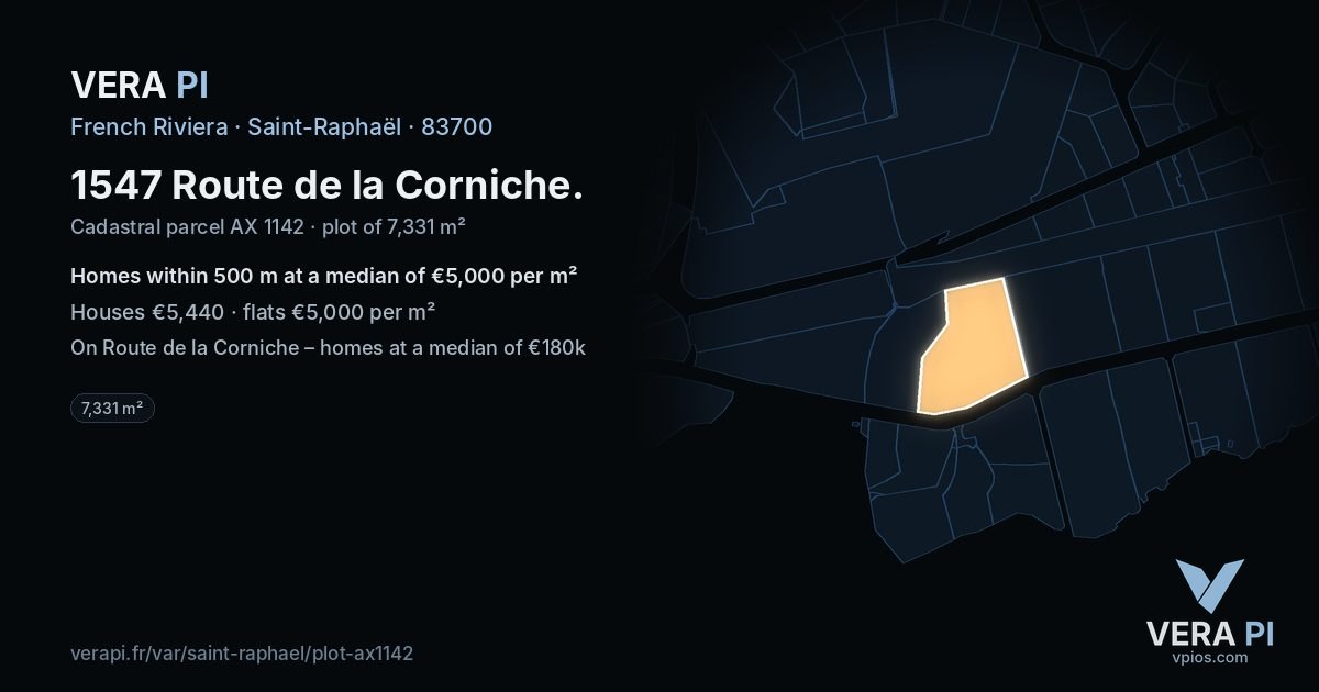 1547 Route de la Corniche, Saint-Raphaël at night – the plot lit, the parcels around coloured by the prices near them
