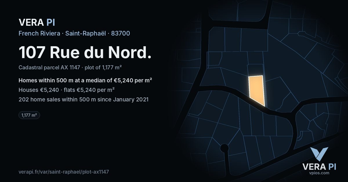 107 Rue du Nord, Saint-Raphaël at night – the plot lit, the parcels around coloured by the prices near them