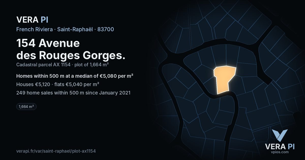 154 Avenue des Rouges Gorges, Saint-Raphaël at night – the plot lit, the parcels around coloured by the prices near them