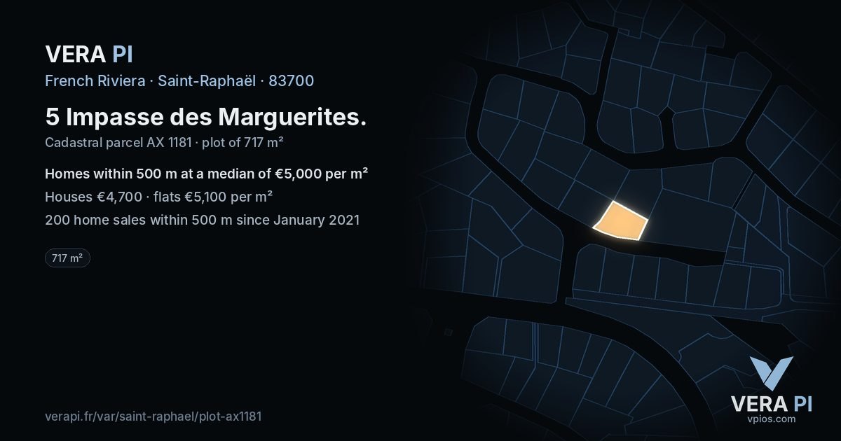 5 Impasse des Marguerites, Saint-Raphaël at night – the plot lit, the parcels around coloured by the prices near them