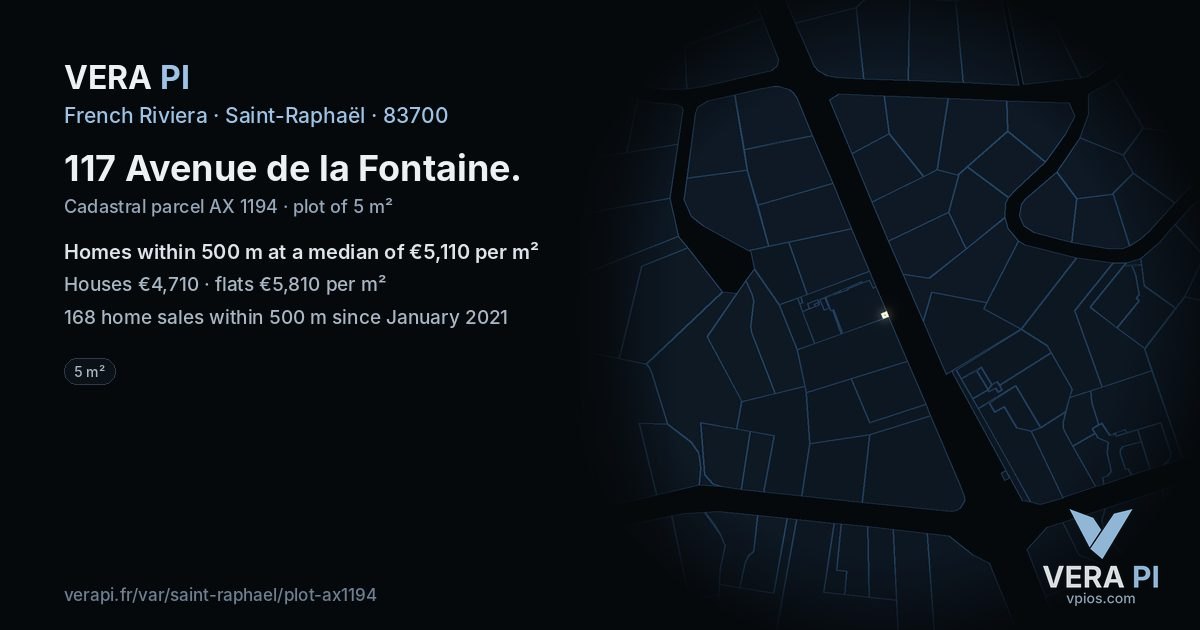 117 Avenue de la Fontaine, Saint-Raphaël at night – the plot lit, the parcels around coloured by the prices near them