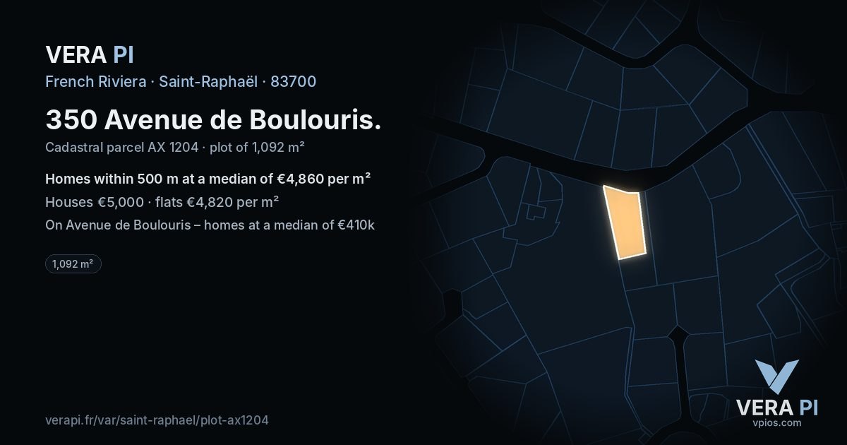 350 Avenue de Boulouris, Saint-Raphaël at night – the plot lit, the parcels around coloured by the prices near them
