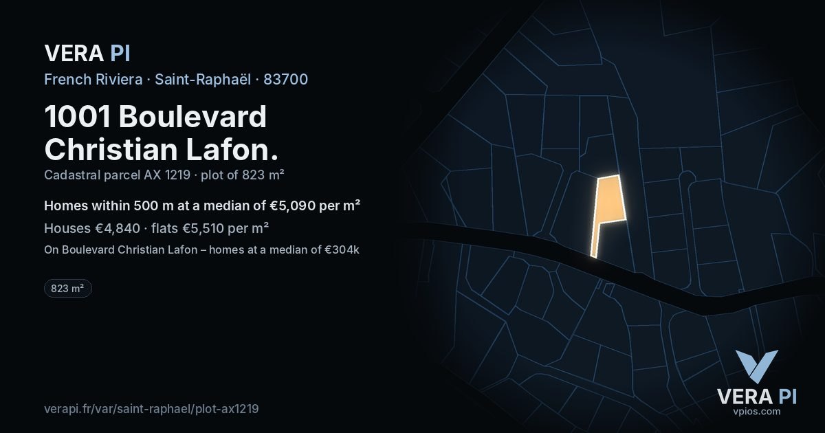 1001 Boulevard Christian Lafon, Saint-Raphaël at night – the plot lit, the parcels around coloured by the prices near them