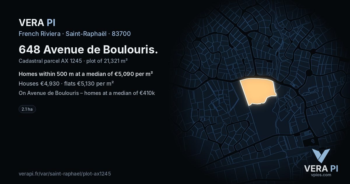 648 Avenue de Boulouris, Saint-Raphaël at night – the plot lit, the parcels around coloured by the prices near them