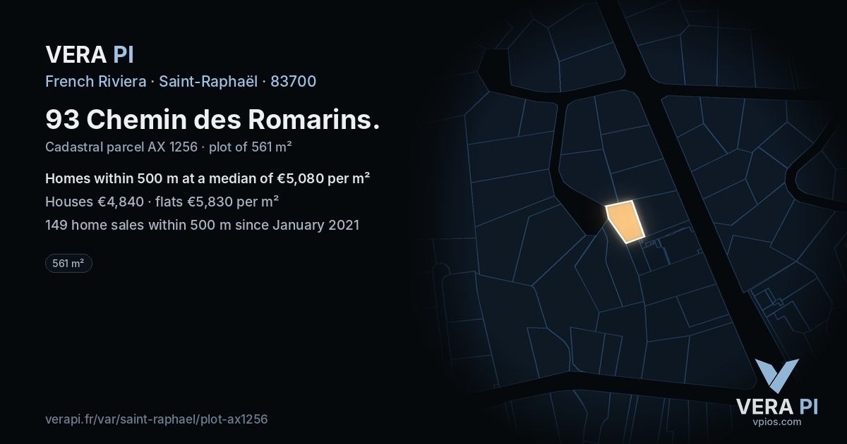 93 Chemin des Romarins, Saint-Raphaël at night – the plot lit, the parcels around coloured by the prices near them