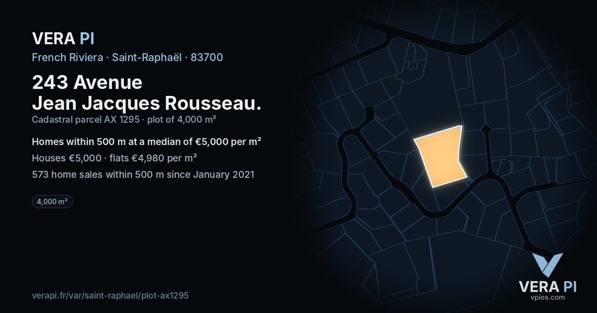 243 Avenue Jean Jacques Rousseau, Saint-Raphaël at night – the plot lit, the parcels around coloured by the prices near them