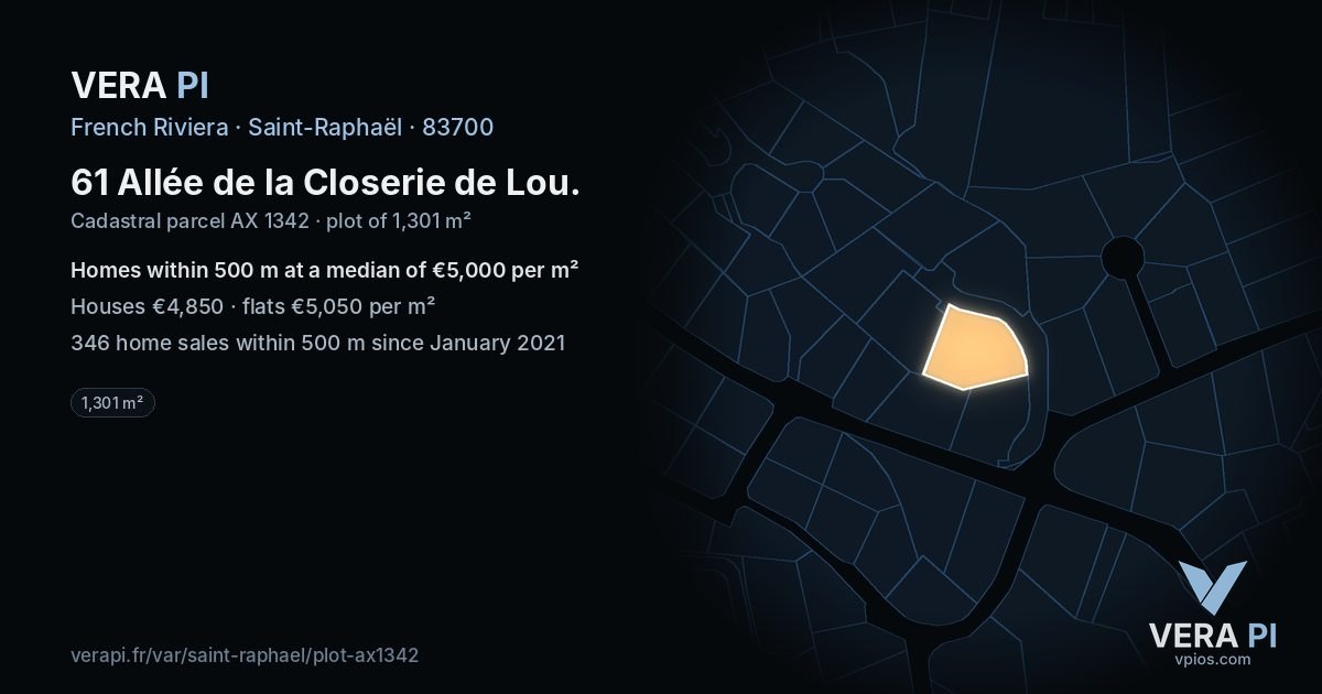 61 Allée de la Closerie de Lou, Saint-Raphaël at night – the plot lit, the parcels around coloured by the prices near them