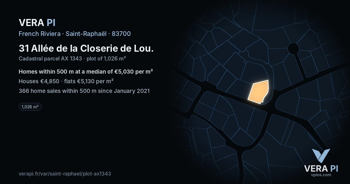 31 Allée de la Closerie de Lou, Saint-Raphaël at night – the plot lit, the parcels around coloured by the prices near them