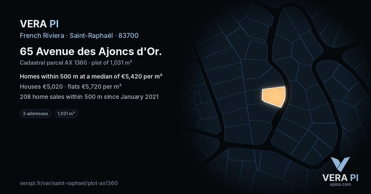 65 Avenue des Ajoncs d'Or, Saint-Raphaël at night – the plot lit, the parcels around coloured by the prices near them