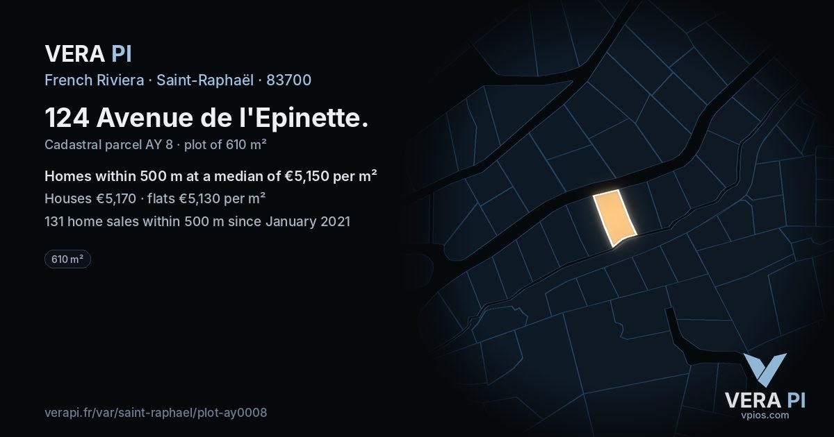 124 Avenue de l'Epinette, Saint-Raphaël at night – the plot lit, the parcels around coloured by the prices near them