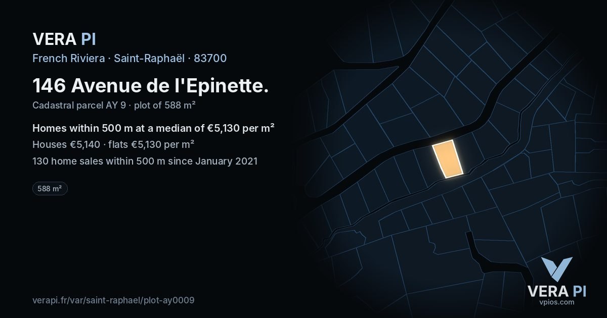 146 Avenue de l'Epinette, Saint-Raphaël at night – the plot lit, the parcels around coloured by the prices near them