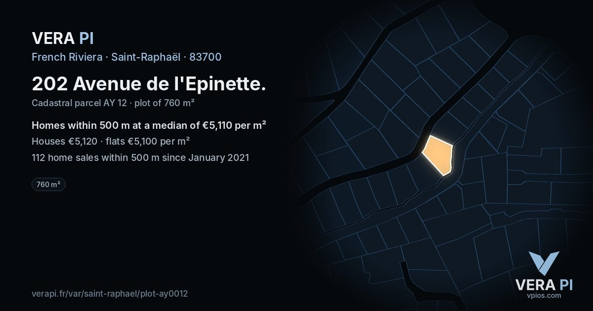 202 Avenue de l'Epinette, Saint-Raphaël at night – the plot lit, the parcels around coloured by the prices near them