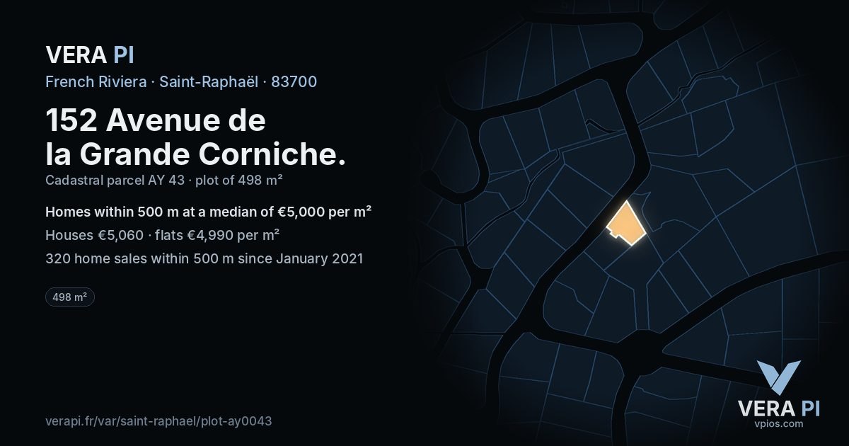 152 Avenue de la Grande Corniche, Saint-Raphaël at night – the plot lit, the parcels around coloured by the prices near them
