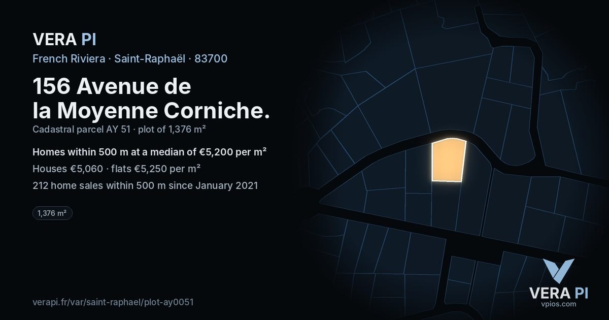 156 Avenue de la Moyenne Corniche, Saint-Raphaël at night – the plot lit, the parcels around coloured by the prices near them