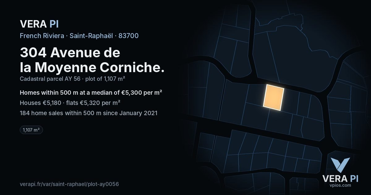 304 Avenue de la Moyenne Corniche, Saint-Raphaël at night – the plot lit, the parcels around coloured by the prices near them