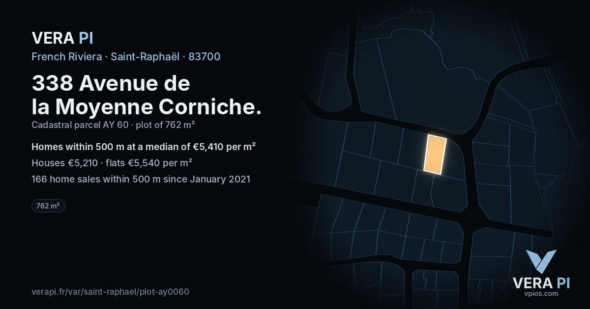 338 Avenue de la Moyenne Corniche, Saint-Raphaël at night – the plot lit, the parcels around coloured by the prices near them