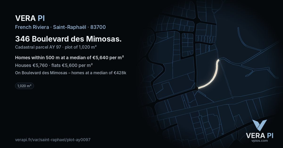 346 Boulevard des Mimosas, Saint-Raphaël at night – the plot lit, the parcels around coloured by the prices near them