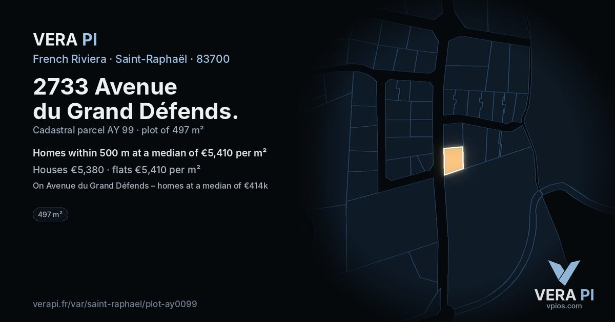 2733 Avenue du Grand Défends, Saint-Raphaël at night – the plot lit, the parcels around coloured by the prices near them