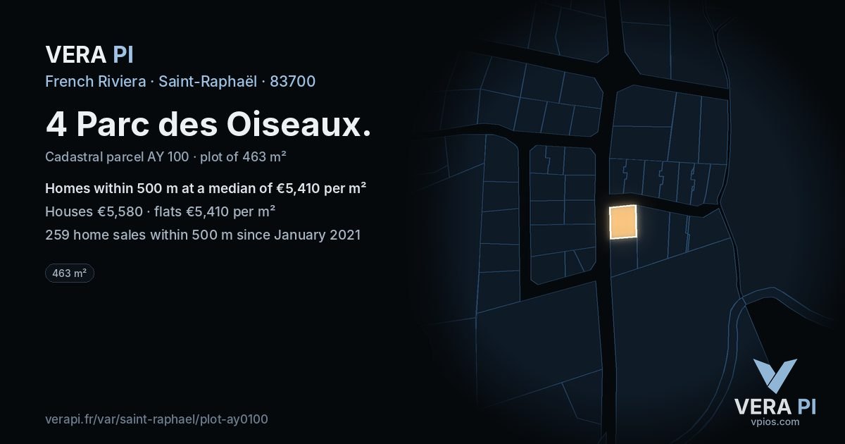 4 Parc des Oiseaux, Saint-Raphaël at night – the plot lit, the parcels around coloured by the prices near them