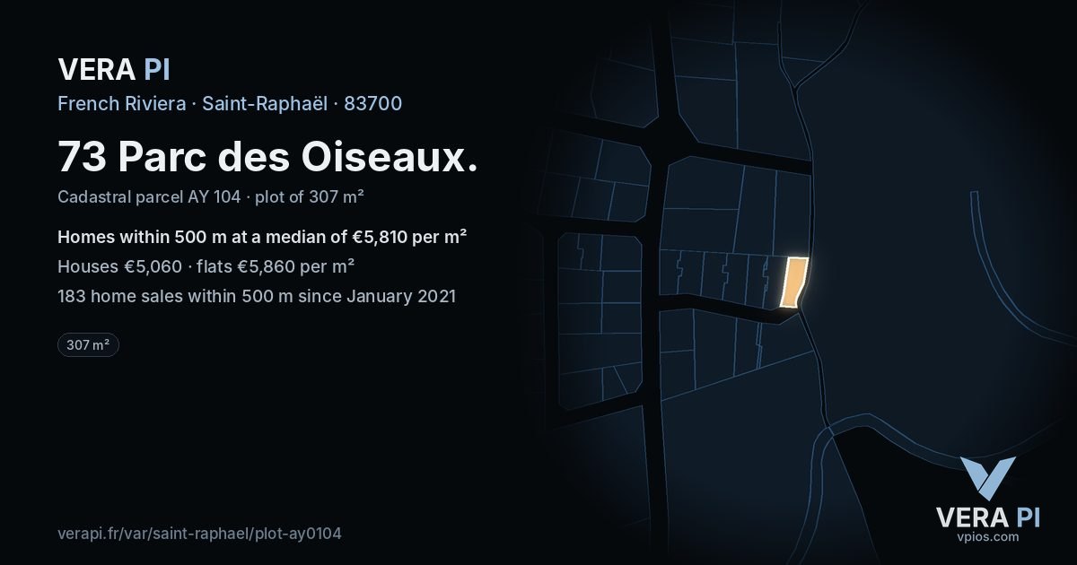 73 Parc des Oiseaux, Saint-Raphaël at night – the plot lit, the parcels around coloured by the prices near them