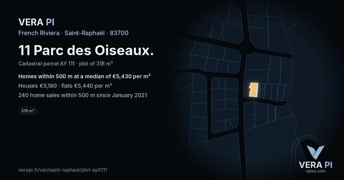 11 Parc des Oiseaux, Saint-Raphaël at night – the plot lit, the parcels around coloured by the prices near them
