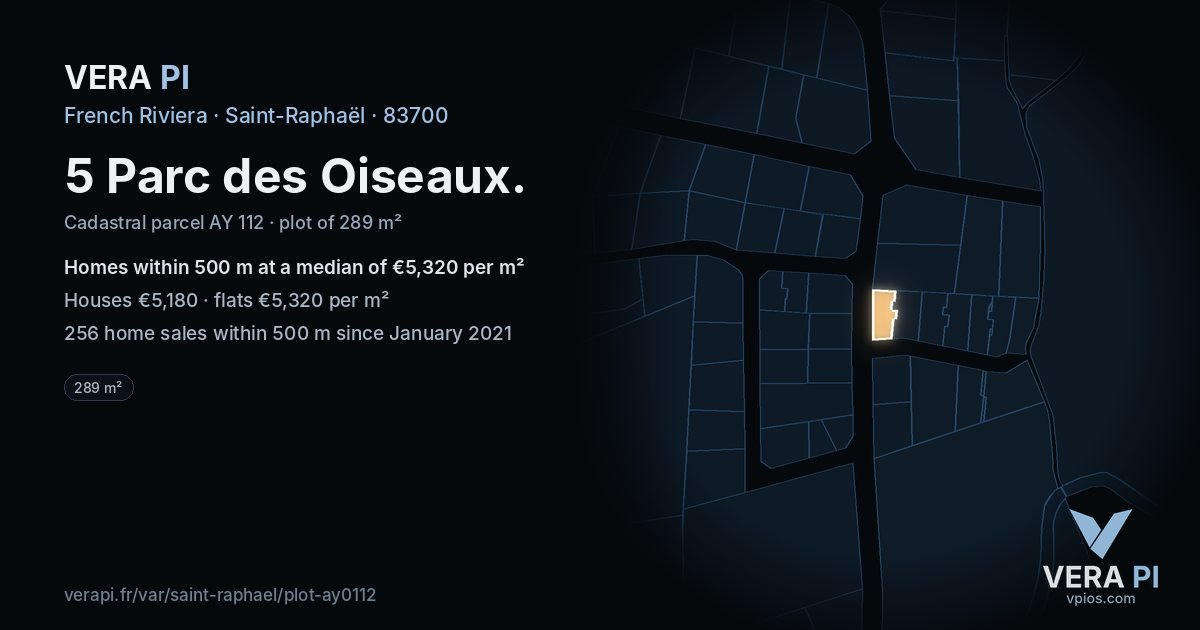5 Parc des Oiseaux, Saint-Raphaël at night – the plot lit, the parcels around coloured by the prices near them