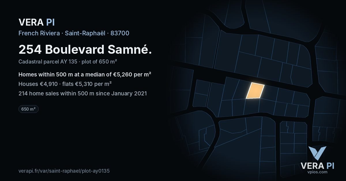 254 Boulevard Samné, Saint-Raphaël at night – the plot lit, the parcels around coloured by the prices near them