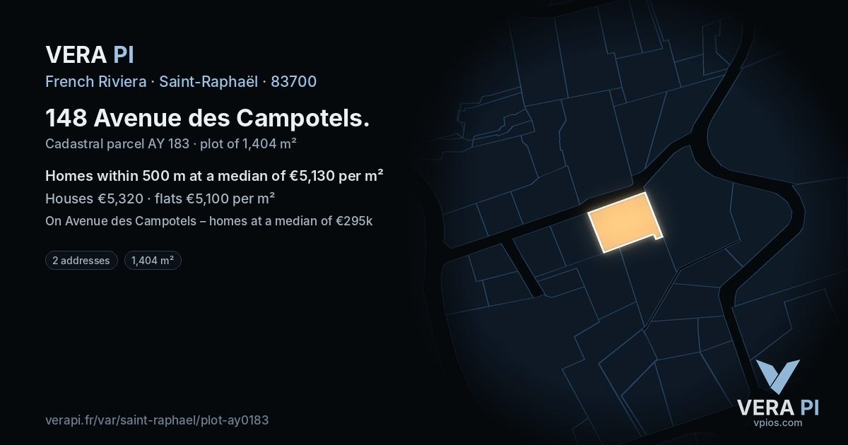148 Avenue des Campotels, Saint-Raphaël at night – the plot lit, the parcels around coloured by the prices near them